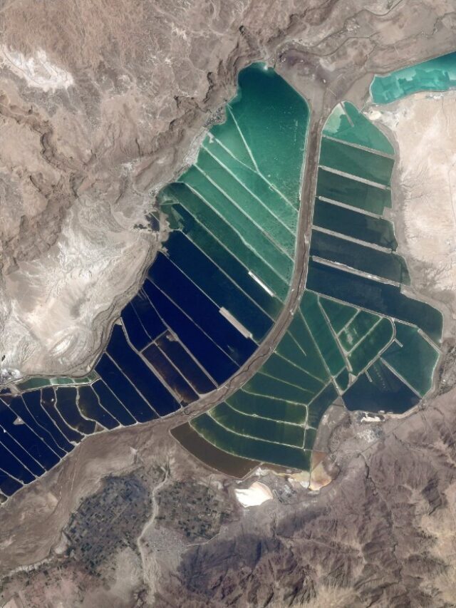 Astronaut shares pics of Dead Sea from space